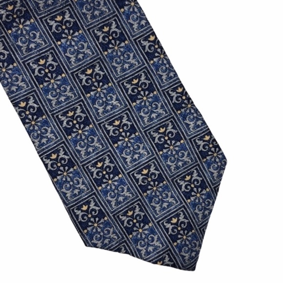 Club Room Tie - Picture 1 of 5